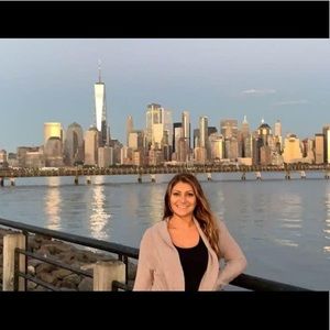 Meet your Posher, Jennifer